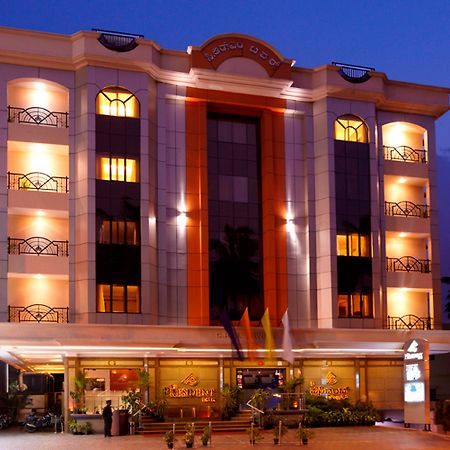 The President Hotel Bangalore Exterior foto