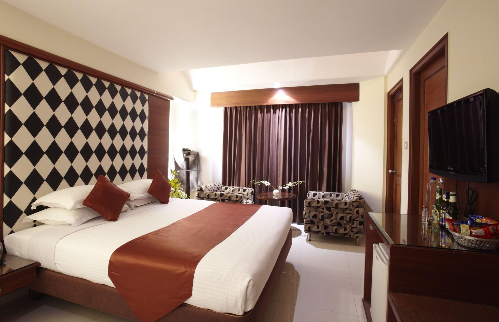 The President Hotel Bangalore Exterior foto