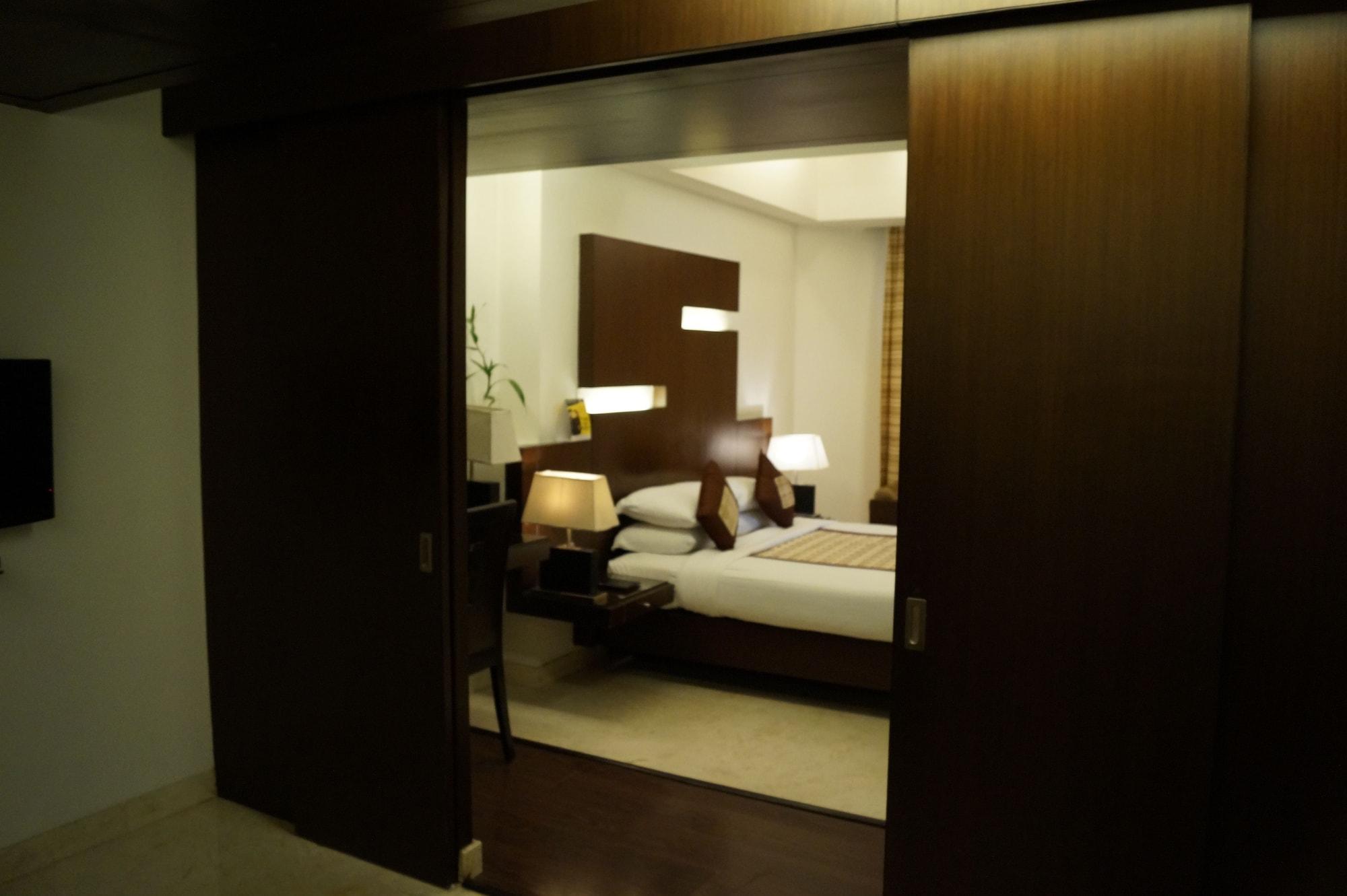 The President Hotel Bangalore Exterior foto