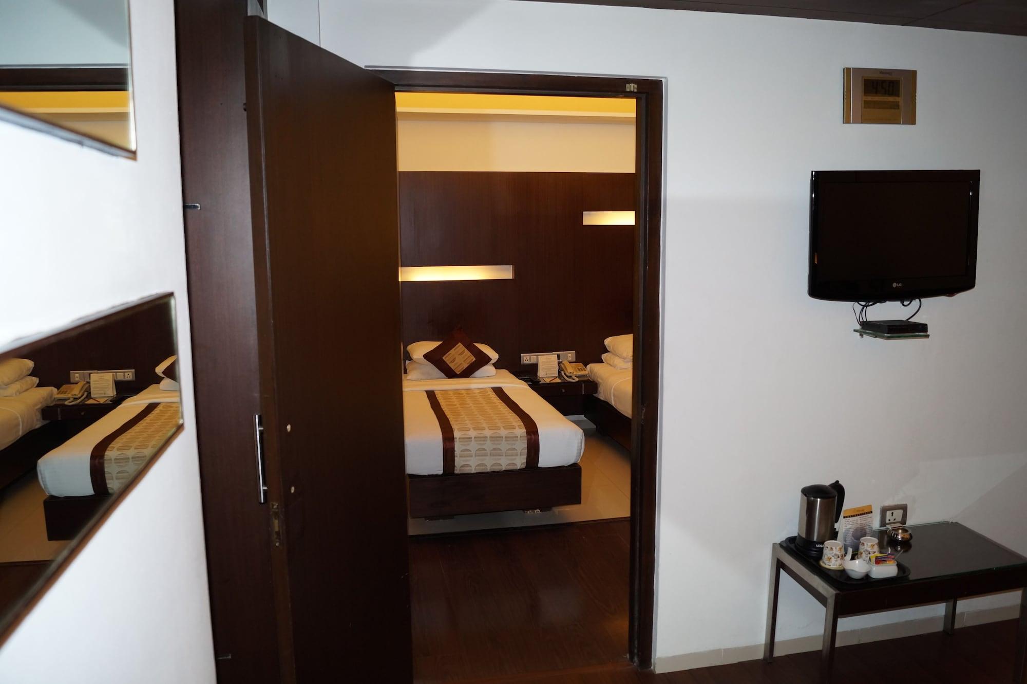 The President Hotel Bangalore Exterior foto