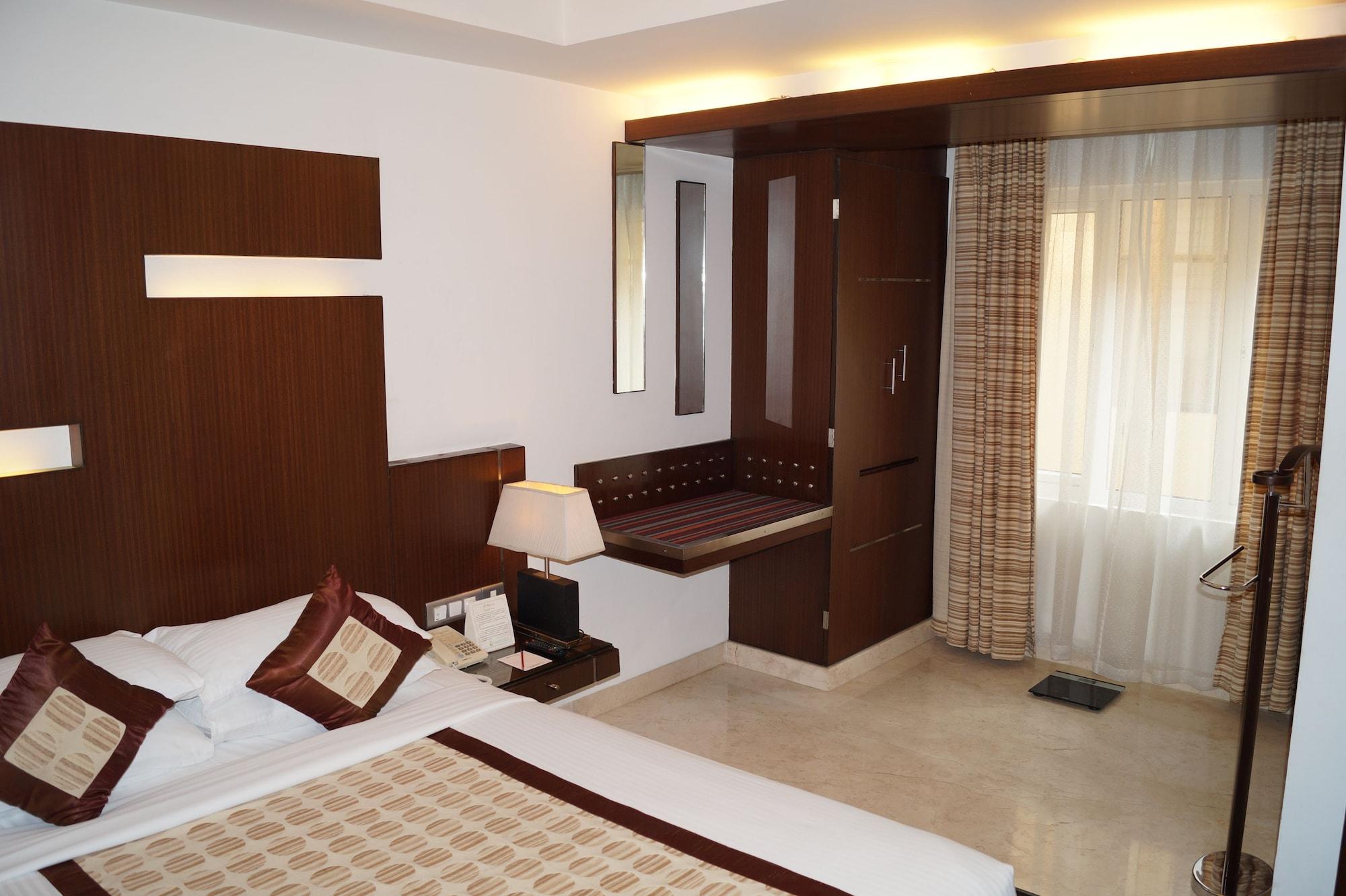 The President Hotel Bangalore Exterior foto