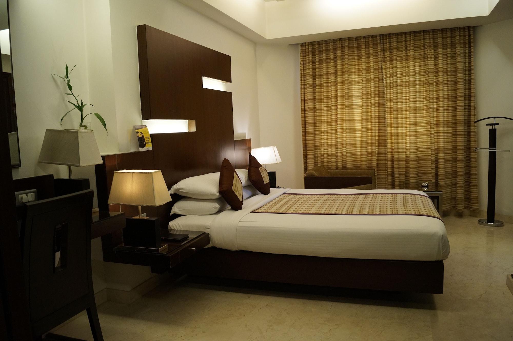 The President Hotel Bangalore Exterior foto