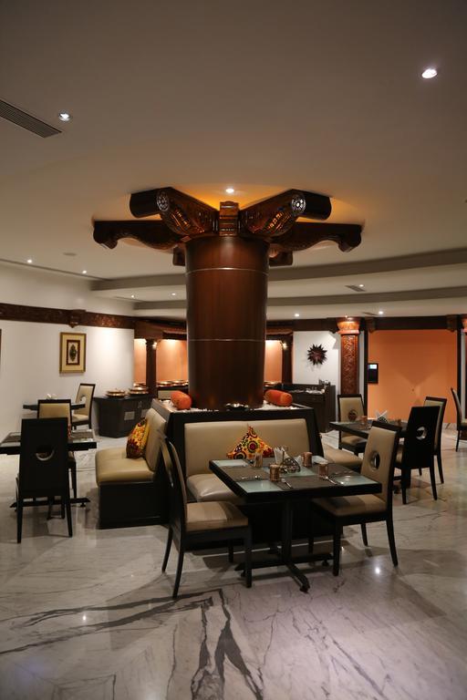 The President Hotel Bangalore Exterior foto