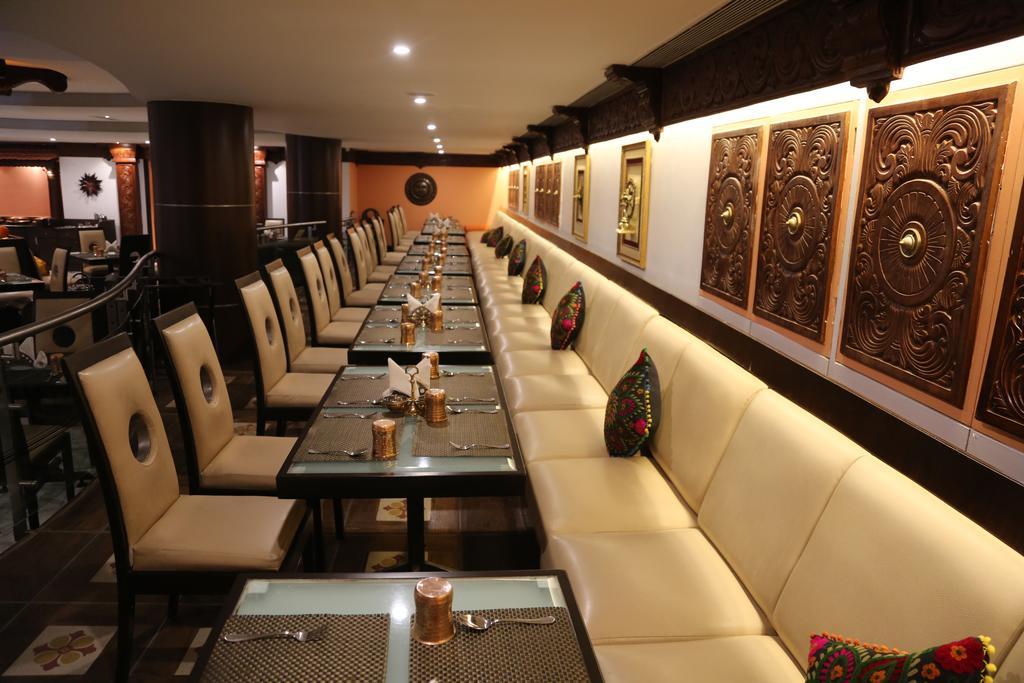 The President Hotel Bangalore Exterior foto