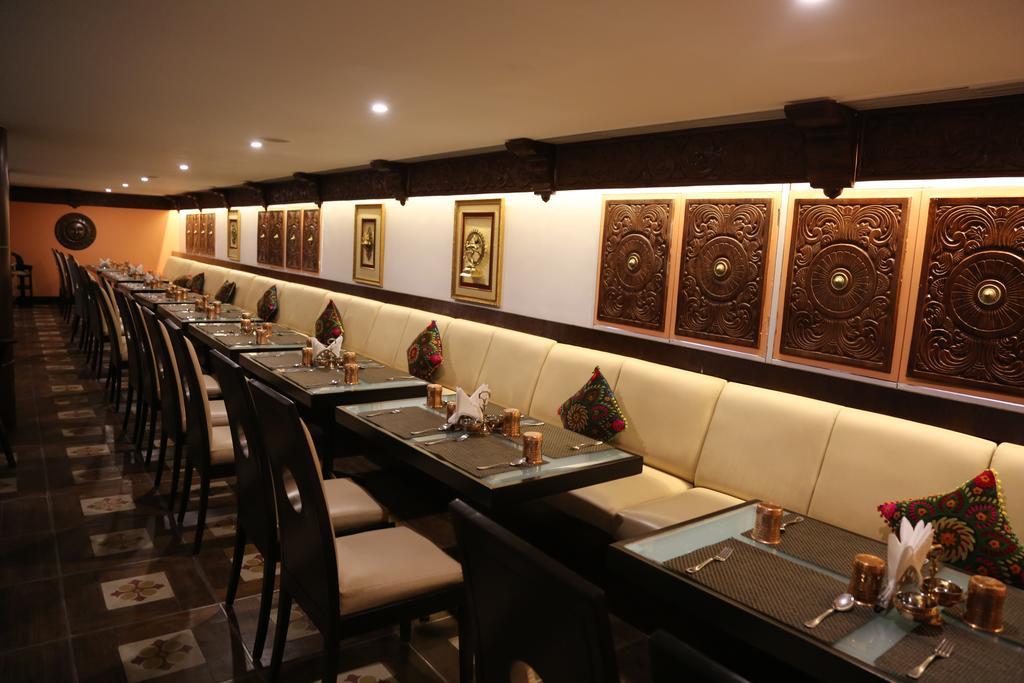 The President Hotel Bangalore Exterior foto