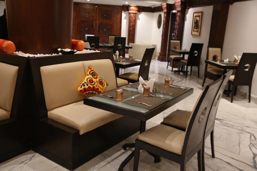 The President Hotel Bangalore Exterior foto
