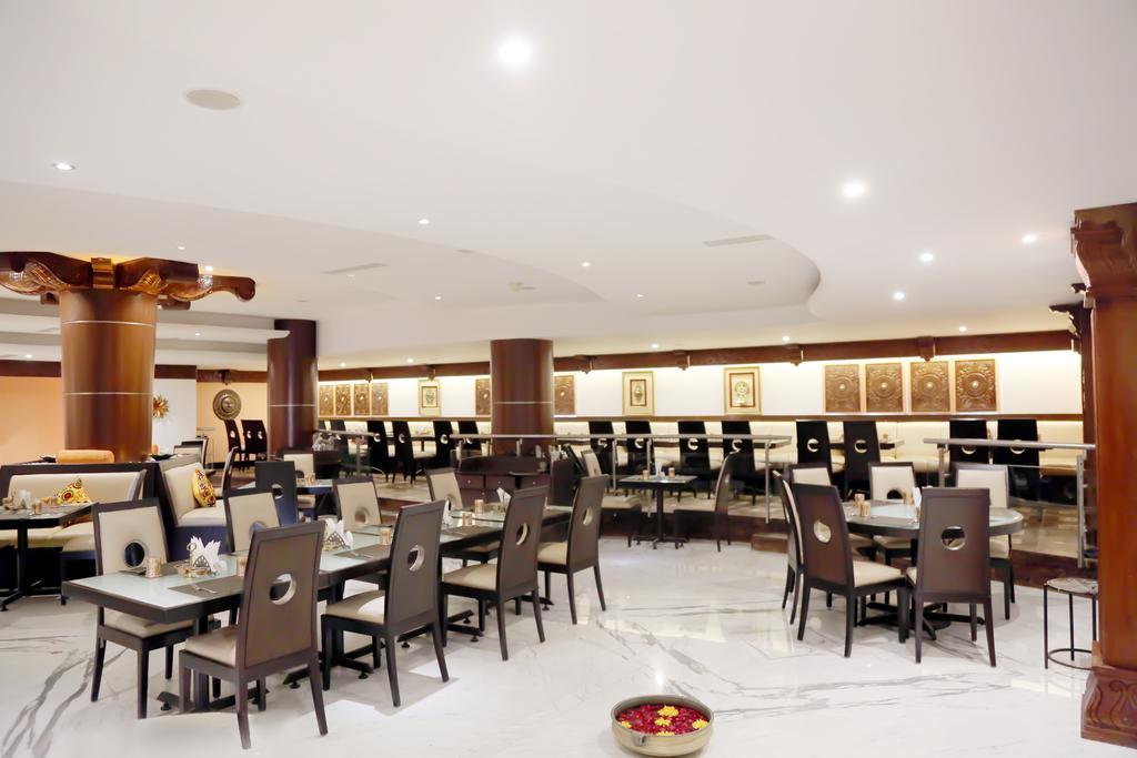 The President Hotel Bangalore Exterior foto