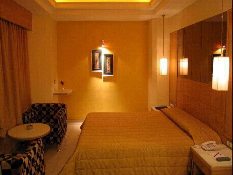 The President Hotel Bangalore Exterior foto