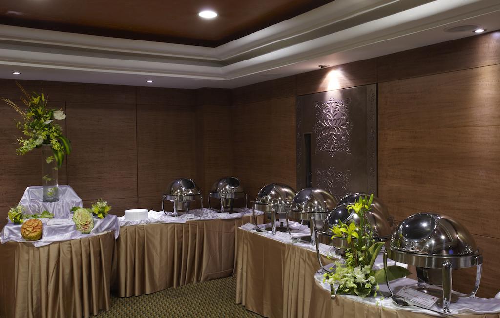 The President Hotel Bangalore Exterior foto